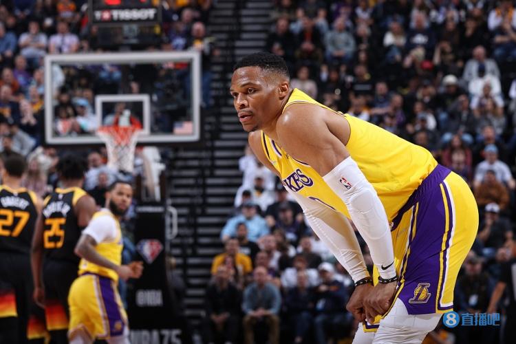 篮球火箭球员社媒晒出训练成果（火箭队球员在社媒展示训练成果）