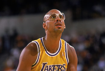 卡比对阵凯拉特数据：多次挥霍良机，上演史诗级空门不进（卡比战凯拉特数据：屡失良机，空门失手堪称经典）