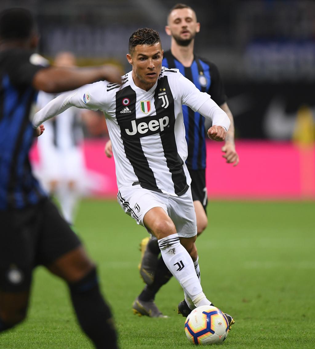 曼城因下半场出场迟到累计已被罚300万，瓜帅讽欧足联双标（曼城因下半场回场迟到累积被罚300万，瓜帅指责欧足联双重标准）