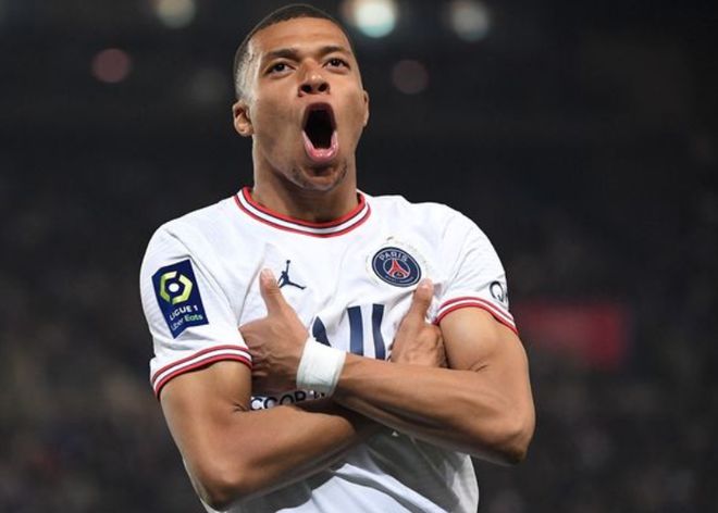 法尔克：拜仁对于帕续约越来越有信心，金钱并非关键因素