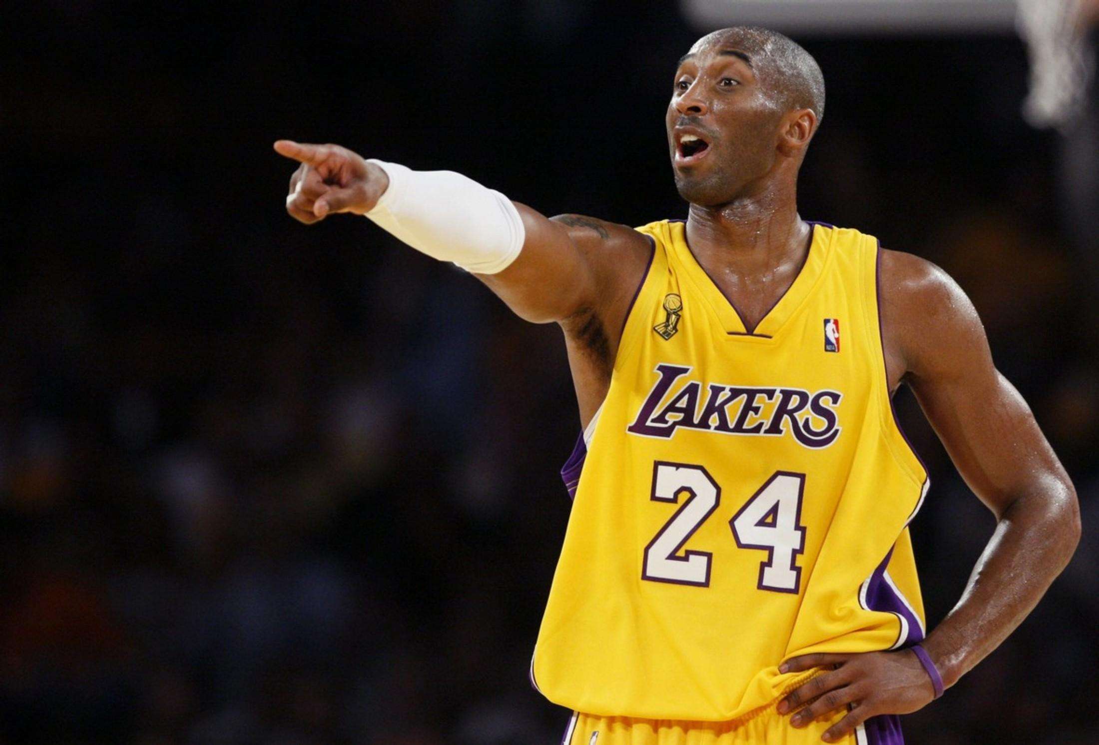 看了四年球了，在专科有一段时间刷抖音频繁给我推多...（看球四年，专科那会儿刷抖音老是给我推多...）